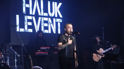 Haluk Levent’ten Bursa’da anlamlı davranış… Konser geliri şehit ailesine bağışlandı!