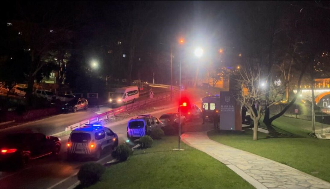 Bursa’da genç kız tarihi köprüden düştü!