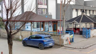 Bursa’da çatıdan düşen adam yaralandı