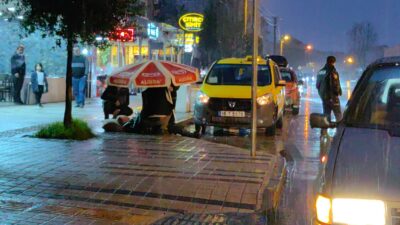 Bursa’da yaralıyı yağmurdan böyle korudular