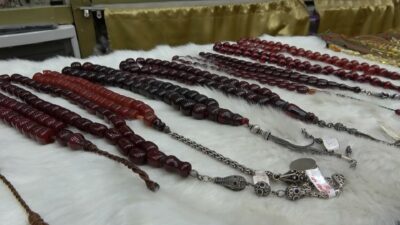 Bursa’da balina kusmuğundan yapılan tespih 25 bin liraya satılıyor