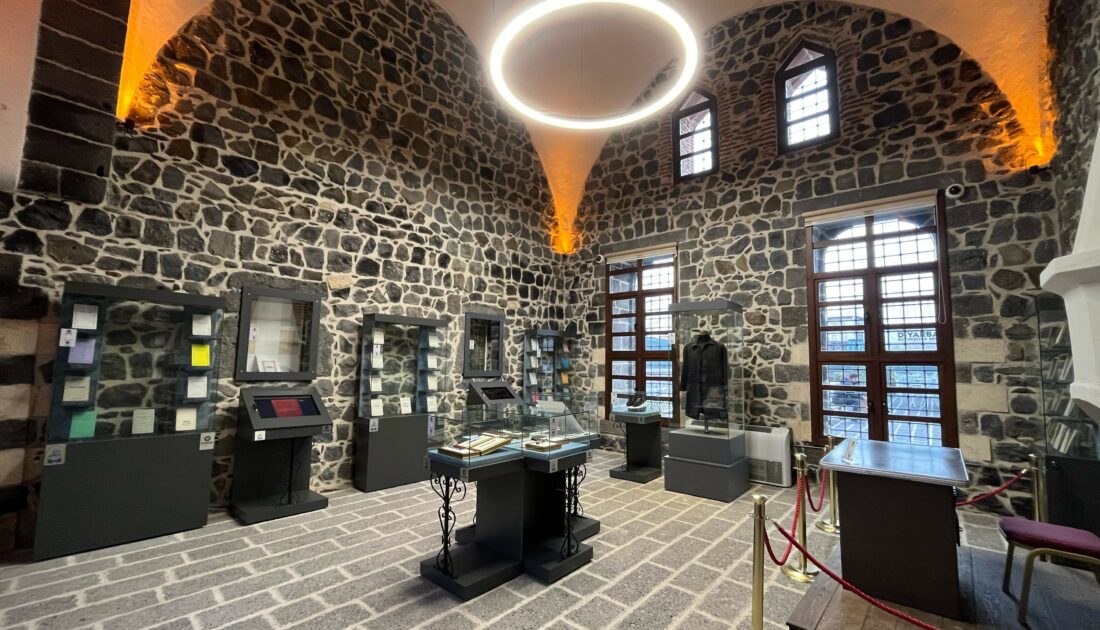 Diyarbakır’da Sezai Karakoç Kültür ve Edebiyat Evi açıldı