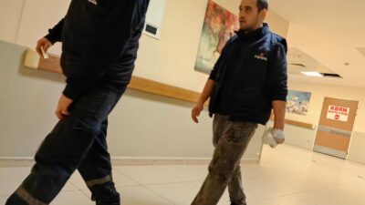 İnegöl’de işçi bıçağı eline sapladı