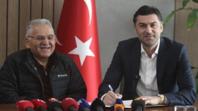 Burak Yılmaz, Kayserispor’a imzayı attı