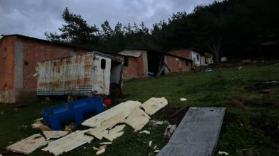 Bursa’da bağ evi hırsızları yakalandı