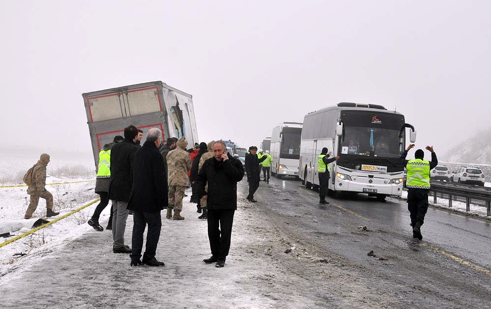 Kars’taki kazada acı detay: Sarıkamış şehitlerini anma etkinliklerine gidiyorlarmış