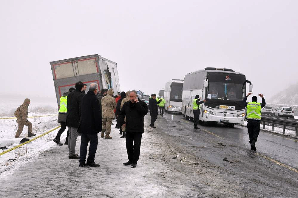 Kars’taki kazada acı detay: Sarıkamış şehitlerini anma etkinliklerine gidiyorlarmış