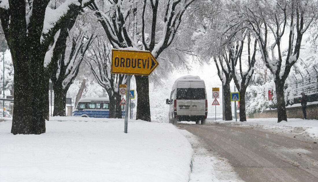 Sıcaklık 10 derece düşüyor, kar geliyor