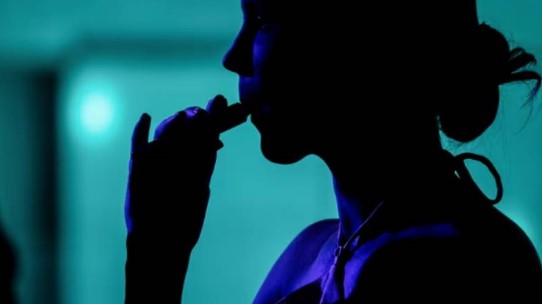 Britanya’da hükümet, tek kullanımlık elektronik sigaraları yasaklıyor