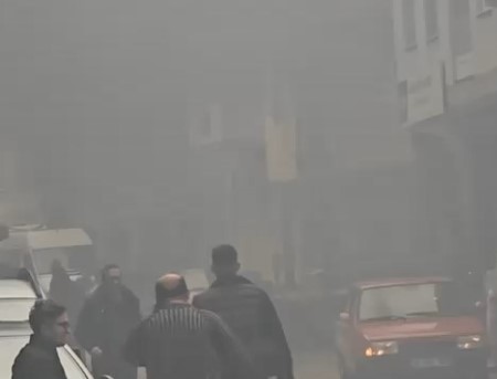 Bursa’da çatı yangını… Mahalleli sokağa döküldü!