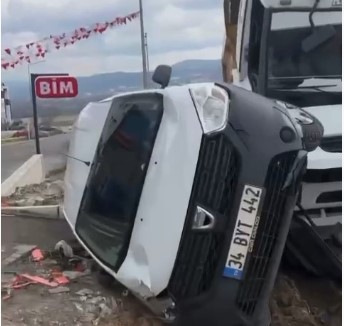 Bursa’da freni boşalan kamyon böyle harekete geçti