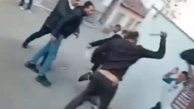 Bursa’da öldüresiye dayak! Üç kişi, bir kişiye sopalarla saldırdı!