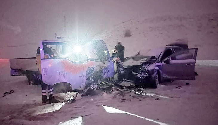 Bingöl’de kamyonet ile otomobil çarpıştı: 1 ölü, 6 yaralı