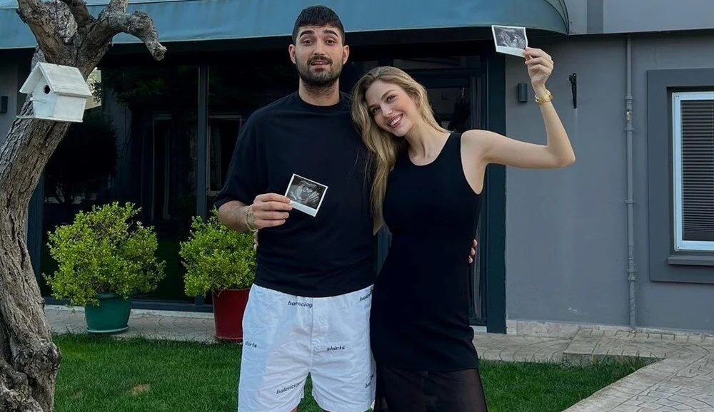İdo Tatlıses’ten Yasemin Şefkatli’ye dövme sürprizi