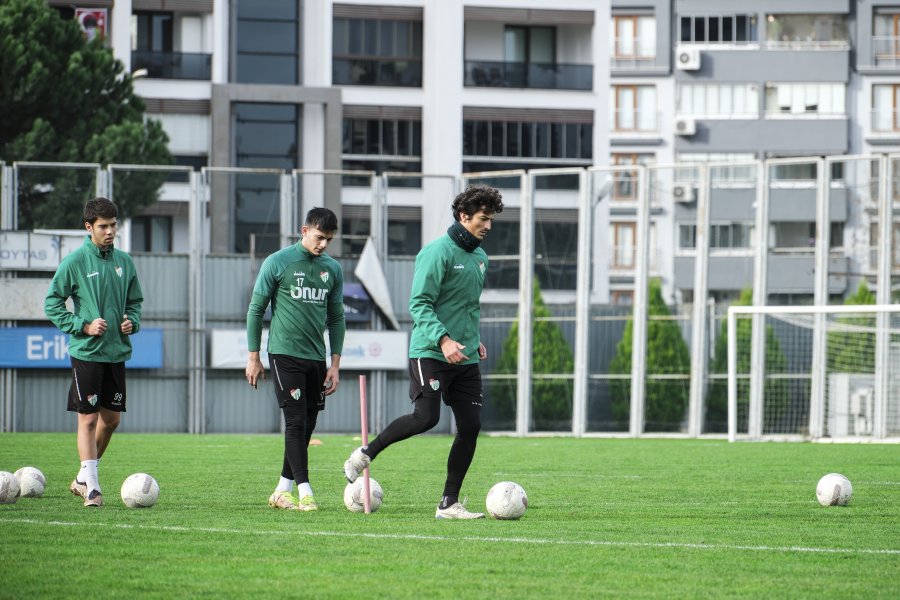 Bursaspor’da çalışmalar devam ediyor