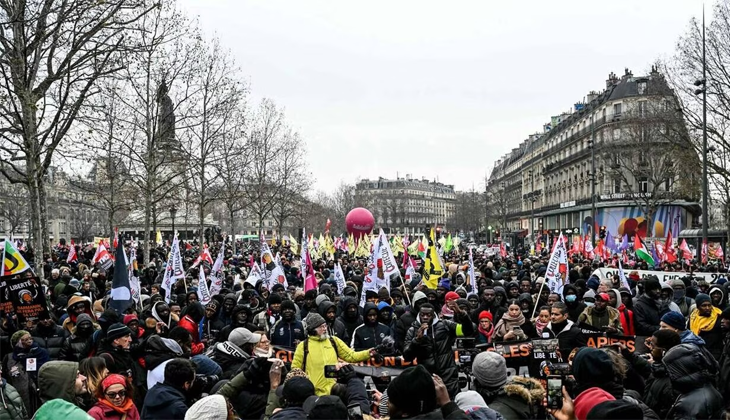 Fransa’da 43 kentte göç yasası protesto edildi