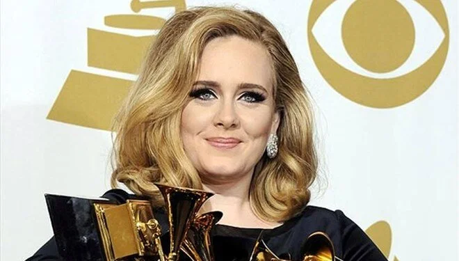 Adele yeniden turneye çıkabilir