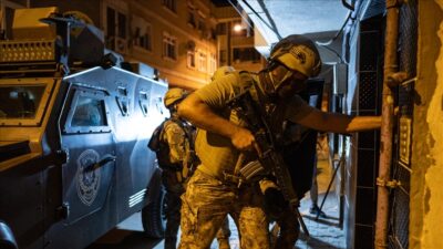 Bursa dahil 27 ilde operasyon: 80 göçmen kaçakçılığı organizatörü yakalandı