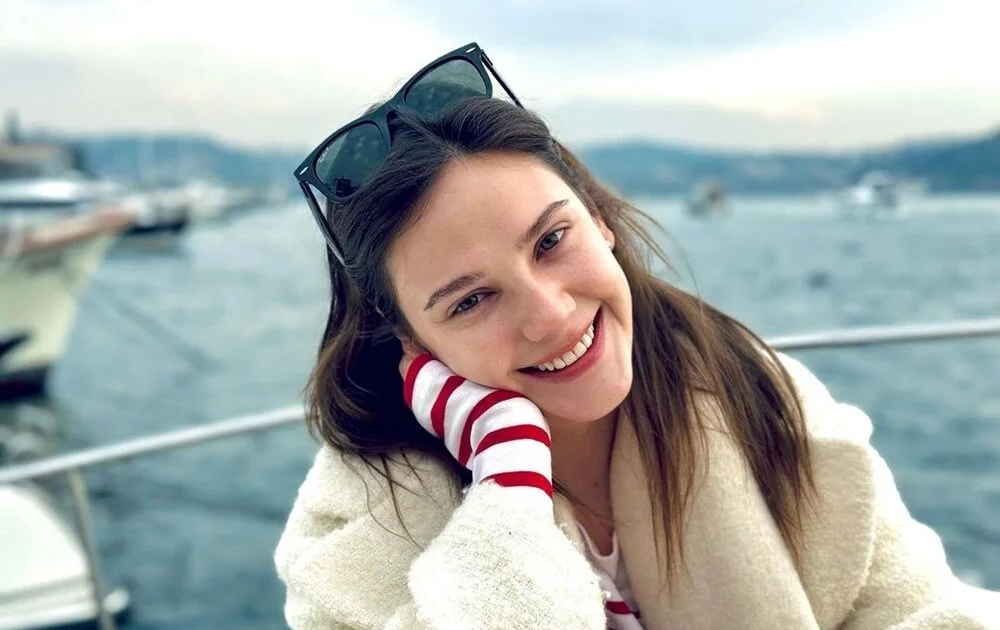 ‘Karlar kraliçesi Alina’ balayında