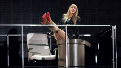 Taylor Swift tarihe geçti