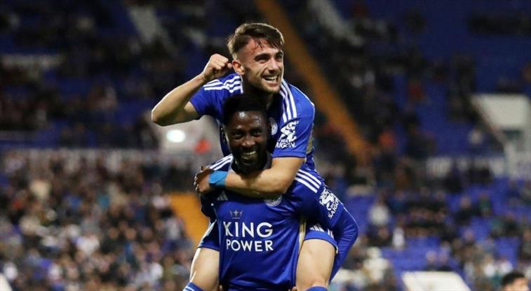 Yunus Akgün attı Leicester City turladı