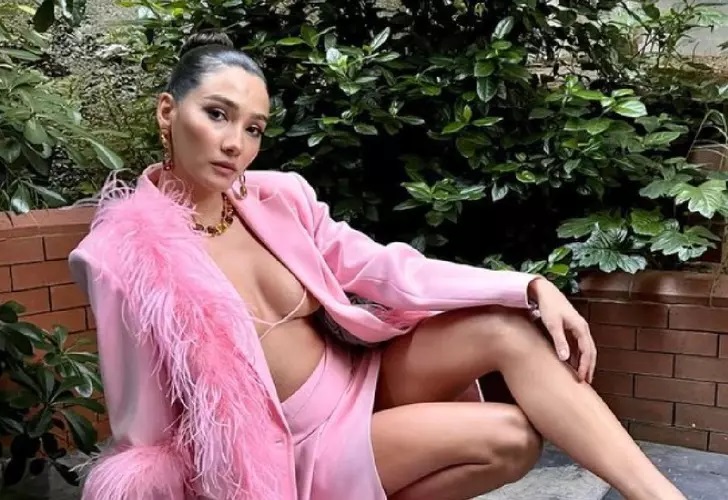 Aybüke Pusat bikini sezonunu açtı