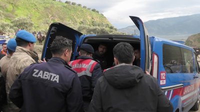Develer güreşti, izleyenler kavgaya tutuştu