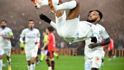 Aubameyang tarihe geçti!