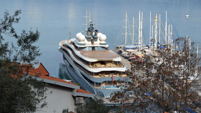 Jeff Bezos’un süper yatı, Fethiye’ye demir attı