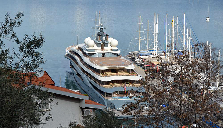 Jeff Bezos’un süper yatı, Fethiye’ye demir attı