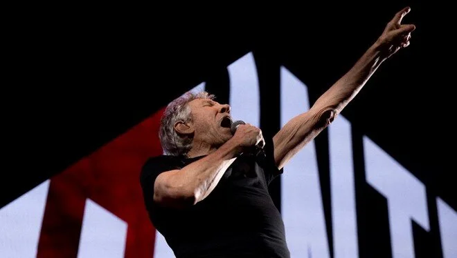 Roger Waters Gazze için kendini yakan ABD askerinin videosunu paylaştı