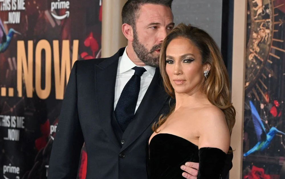 Jennifer Lopez güzelliğiyle büyüledi