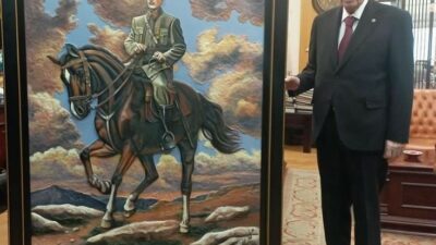 Yapımı 3 ay süren tablo Bahçeli’nin makamında