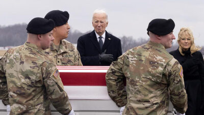 Biden, Ürdün’de ölen askerler için düzenlenen törene katıldı