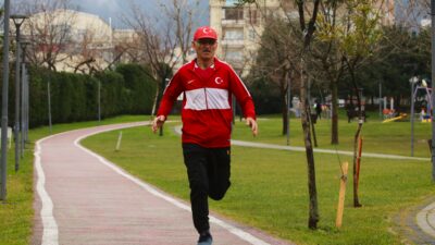 Bursalı emekli, Japonya’da maraton koşmak için inşaatlarda çalışıyor