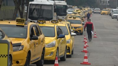 Bursa’da güncelleme yoğunluğu… Taksiciler uzun kuyruklar oluşturdu!