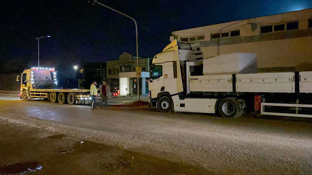 Polisi görünce kullandığı TIR’ı bırakıp kaçtı…