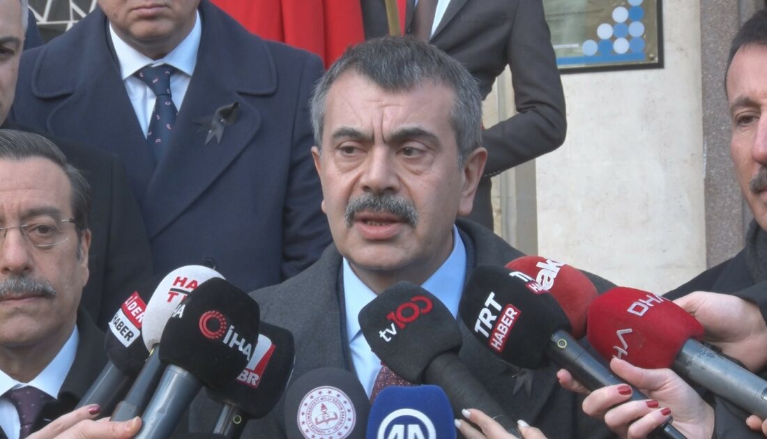 Bakan Tekin, 6 Şubat’ı öğrencilerle birlikte andı