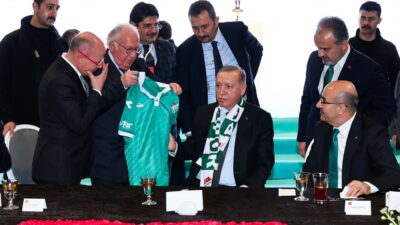 Erdoğan’dan iş adamlarına Bursaspor çağrısı