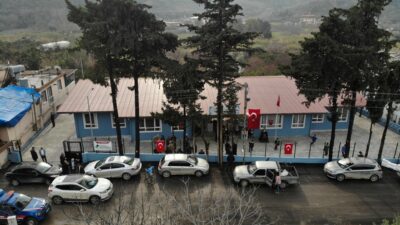 Bursa’dan Türkiye’ye açıldı, depremzedeler için okul yaptırdılar