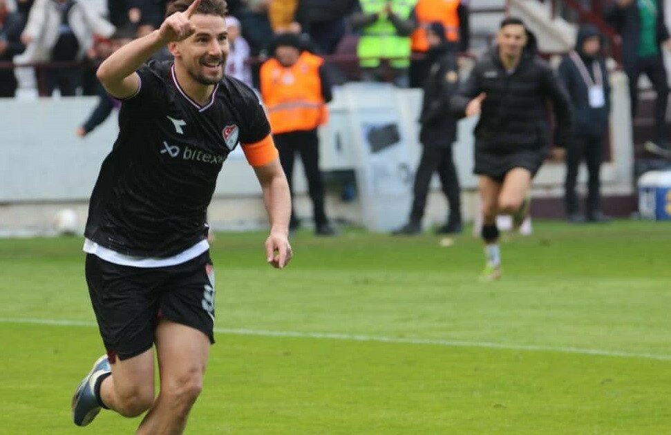 Elazığspor’un yıldızı gollerine devam ediyor