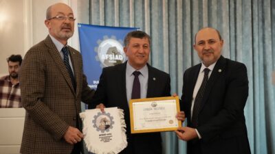 Bursa AFSİAD’ın ilk üyeleri rozetlerini taktı