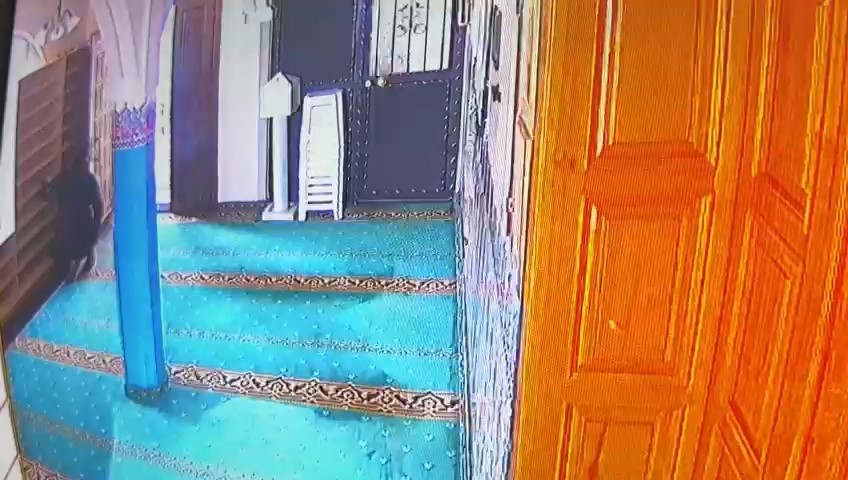 Bursa’da bir garip hırsızlık! Önce denedi sonra kendine olanı çaldı