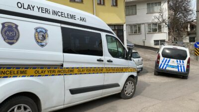 Bursa’da korkunç olay! Üvey babasını kalbinden bıçakladı