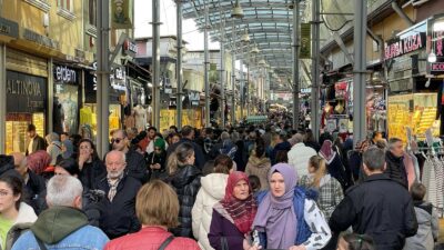 Bursa’da tarihi çarşı doldu taştı