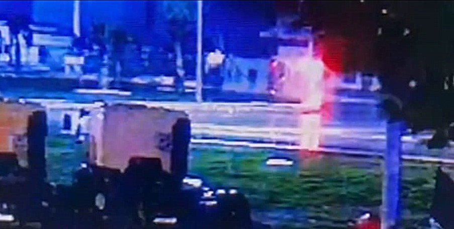 Yolcu otobüsü böyle devrildi
