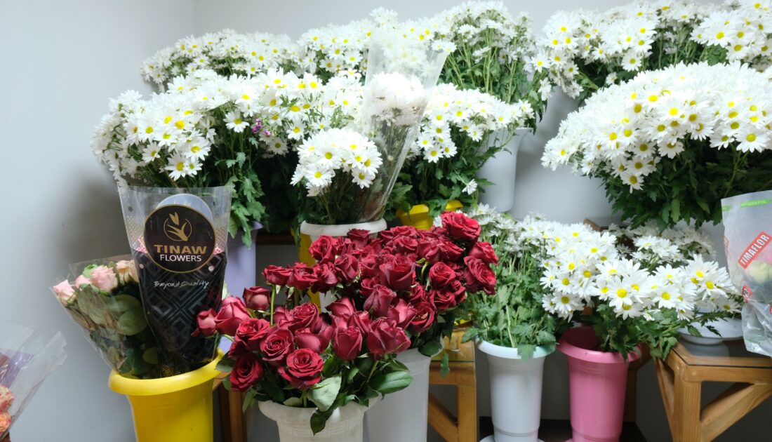 Sevgililer Gününde seven sevdiğine çiçek yolluyor