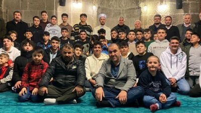 Liseli gençler Ulu Camii’ne akın etti
