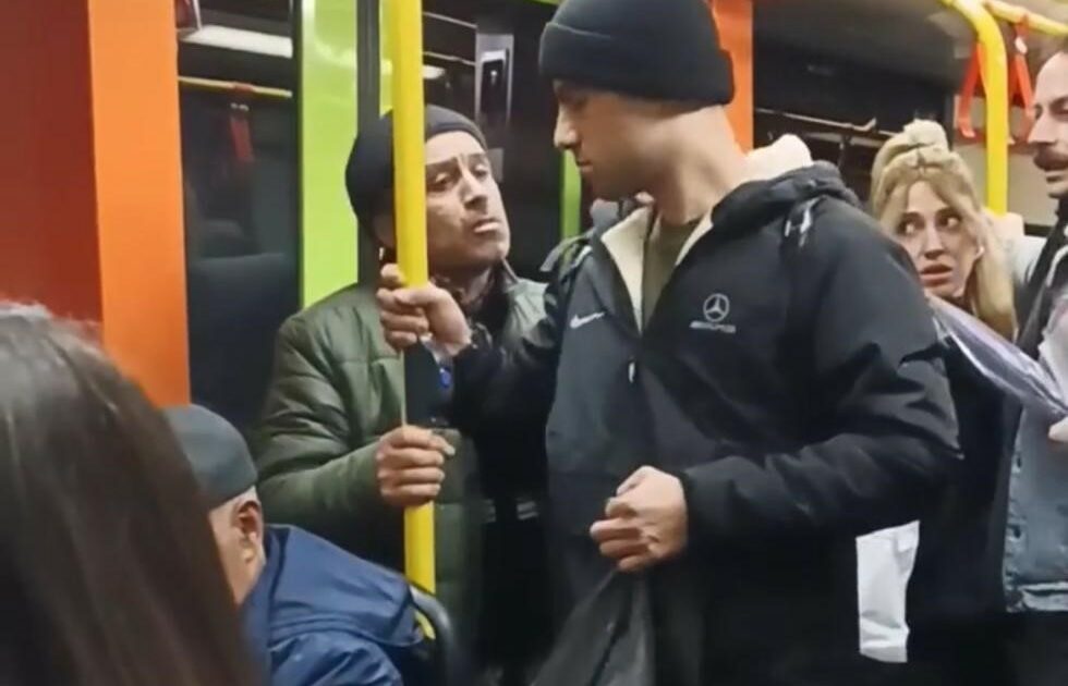 Bursa metrosunda tartışma!