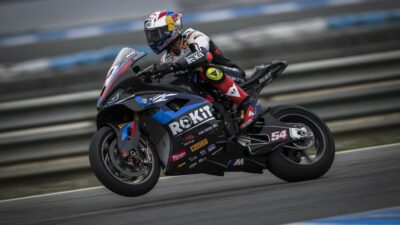 Toprak Razgatlıoğlu piste çıkıyor